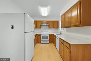 2724 Hunters Gate Terrace, Silver Spring, MD 20904 - Photo 17