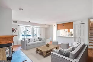18465 Bishopstone Ct, Montgomery Village, MD 20886 - Photo 5