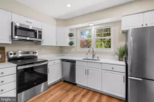 9305 Broadwater Dr, Gaithersburg, MD 20879 - Photo 9