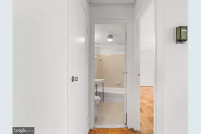 10201 Grosvenor Place #716, Rockville, MD 20852 - Photo 13