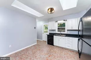 9 Plummer Ct, Germantown, MD 20876 - Photo 9