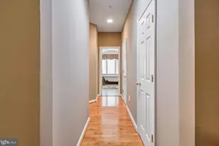 913 Pleasant Dr, Rockville, MD 20850 - Photo 23