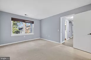 18318 Streamside Dr, Gaithersburg, MD 20879 - Photo 9