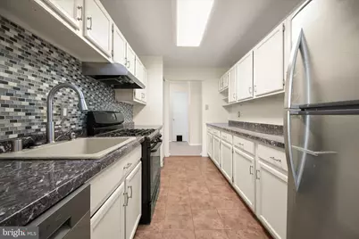 4 Monroe Street #4-810, Rockville, MD 20850 - Photo 21