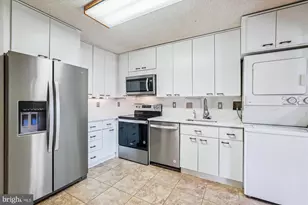 7420 Westlake Terrace, Bethesda, MD 20817 - Photo 9