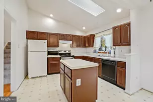 11545 Scottsbury Terrace, Germantown, MD 20876 - Photo 9