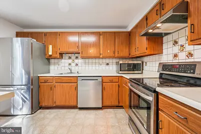 10602 Chisholm Landing Terrace, Gaithersburg, MD 20878 - Photo 3