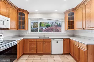 5813 Midhill St, Bethesda, MD 20817 - Photo 17