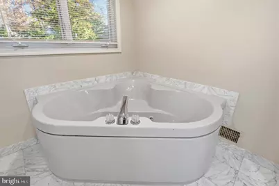 5715 Massachusetts, Bethesda, MD 20816 - Photo 65