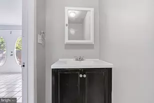 5715 Massachusetts, Bethesda, MD 20816 - Photo 27