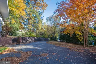 5715 Massachusetts, Bethesda, MD 20816 - Photo 3