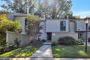 5250 Pooks Hill Rd, Bethesda, MD 20814 - Photo 1