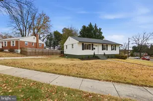 11901 Rocking Horse Rd, Rockville, MD 20852 - Photo 5