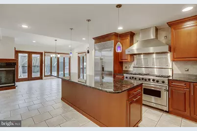 9801 Clydesdale, Potomac, MD 20854 - Photo 3