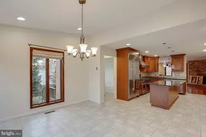 9801 Clydesdale, Potomac, MD 20854 - Photo 5