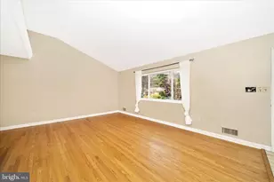 3906 Montrose Driveway, Chevy Chase, MD 20815 - Photo 7