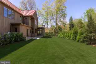 7027 Longwood Dr, Bethesda, MD 20817 - Photo 37