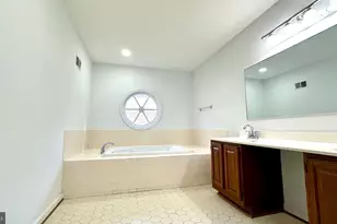 13643 Spinning Wheel Dr, Germantown, MD 20874 - Photo 37