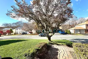 13643 Spinning Wheel Dr, Germantown, MD 20874 - Photo 5