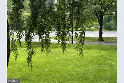 3809 Kenilworth Driveway, Chevy Chase, MD 20815 - Photo 9