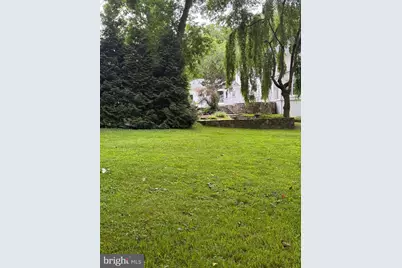 3809 Kenilworth Driveway, Chevy Chase, MD 20815 - Photo 5