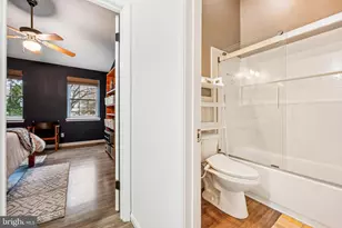 13626 Deerwater Dr, Germantown, MD 20874 - Photo 17