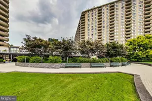 5225 Pooks Hill Rd, Bethesda, MD 20814 - Photo 11