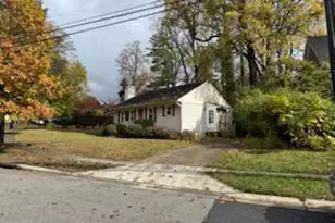 8917 Seneca Ln, Bethesda, MD 20817 - Photo 3