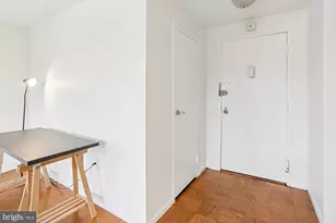 10201 Grosvenor Pl, North Bethesda, MD 20852 - Photo 13