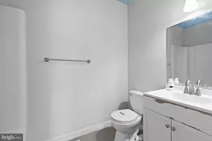 571 W Diamond Ave, Gaithersburg, MD 20877 - Photo 29