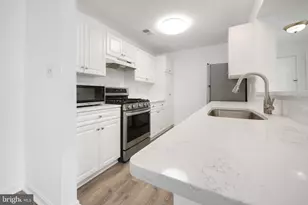 10007 Vanderbilt Cir, Rockville, MD 20850 - Photo 5