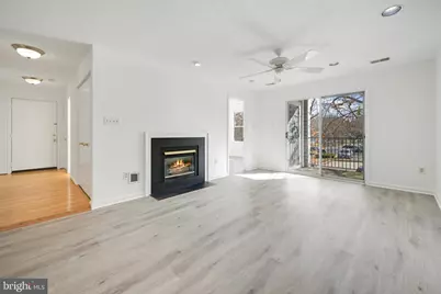 10007 Vanderbilt Circle #7, Rockville, MD 20850 - Photo 3
