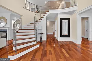 9715 Singleton Dr, Bethesda, MD 20817 - Photo 3