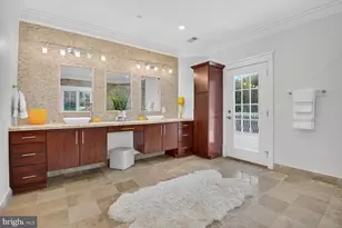 9715 Singleton Dr, Bethesda, MD 20817 - Photo 23