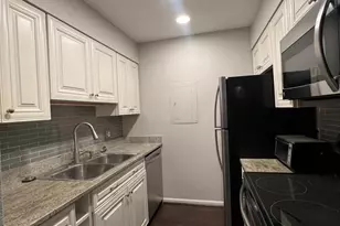 10703 Hampton Mill Terrace, Rockville, MD 20852 - Photo 3