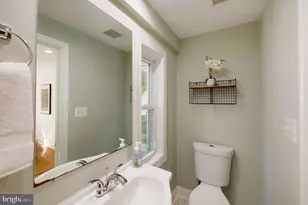 704 Maplewood Ave, Takoma Park, MD 20912 - Photo 27