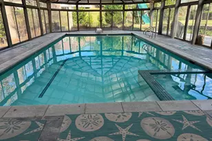 9049 Holly Leaf Ln, Bethesda, MD 20817 - Photo 5