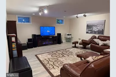 9049 Holly Leaf Lane, Bethesda, MD 20817 - Photo 11