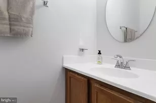 24 Kinsman View Cir, Silver Spring, MD 20901 - Photo 13