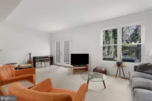 24 Kinsman View Cir, Silver Spring, MD 20901 - Photo 11
