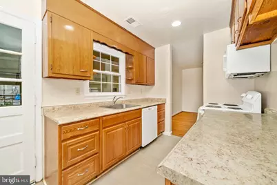 19540 Scenery Drive, Germantown, MD 20876 - Photo 13