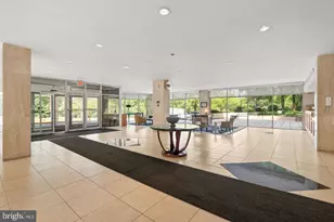 10401 Grosvenor Pl, Rockville, MD 20852 - Photo 5