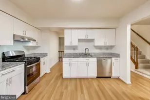 18 Indian Hills Ct, Rockville, MD 20855 - Photo 3