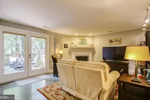 9936 Foxborough Cir, Rockville, MD 20850 - Photo 17