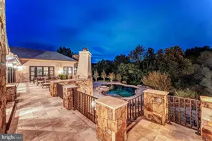 2 Piney Meetinghouse Ct, Potomac, MD 20854 - Photo 11