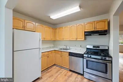 876 College Parkway #102, Rockville, MD 20850 - Photo 15