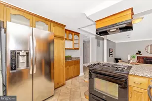 674 College Pkwy, Rockville, MD 20850 - Photo 17