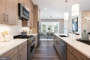 6239 Crosswind Dr, Rockville, MD 20852 - Photo 3