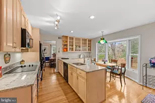 8217 Buckspark Ln W, Potomac, MD 20854 - Photo 7