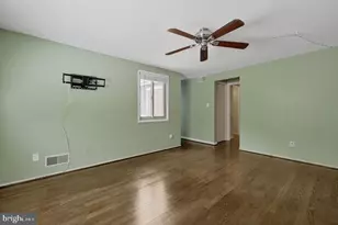 19621 Sparr Spring Rd, Montgomery Village, MD 20886 - Photo 5